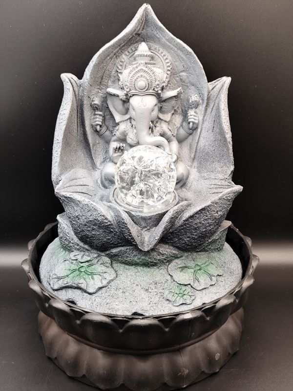 Fuente Ganesha con bola
