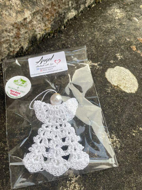Rita’s Handmade White Angels