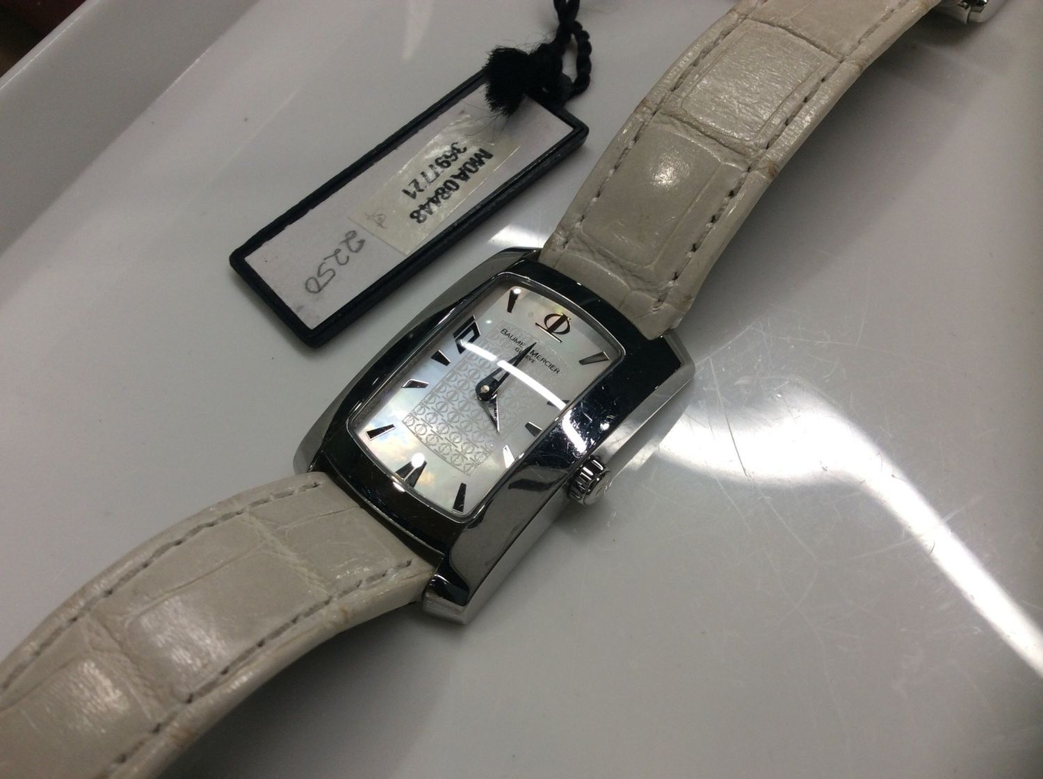 Baume Mercier white