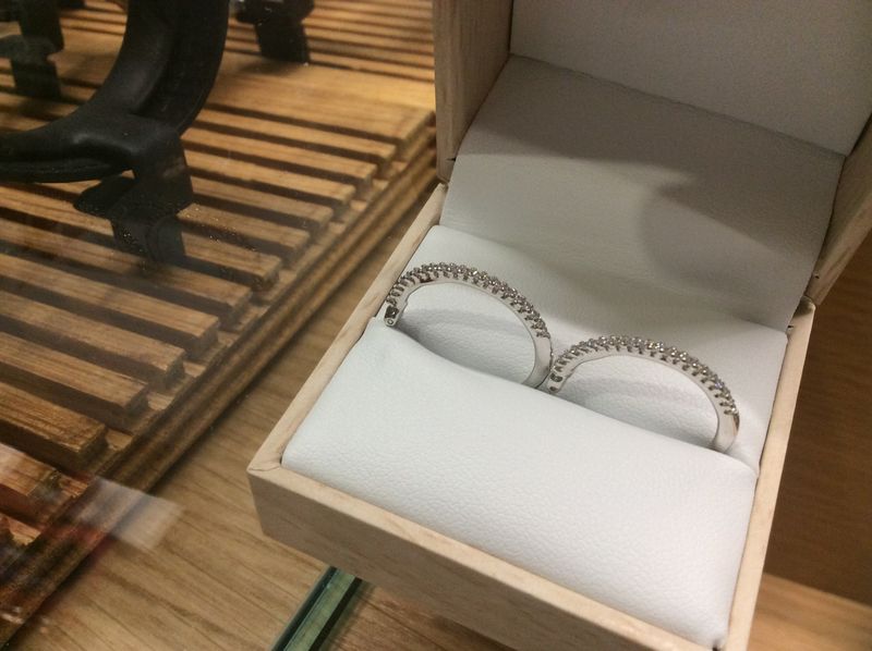 10k-2.0g WG earrings
