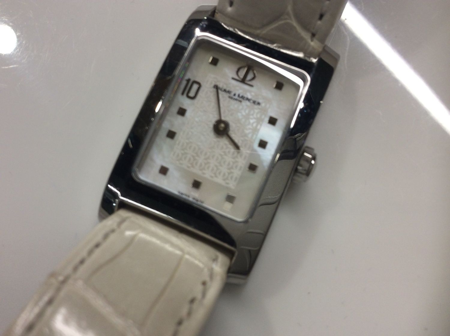 Baume Mercier L white