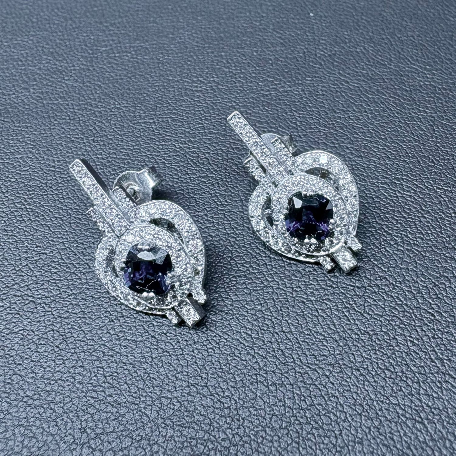 EJ24150009 (14K Gold W/ diamonds and natural blue Sapphire)