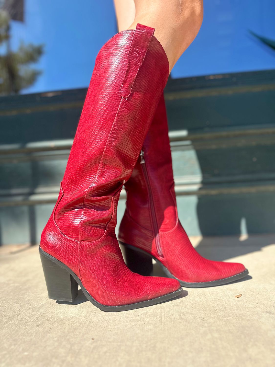 DOLLY RED BOOTS