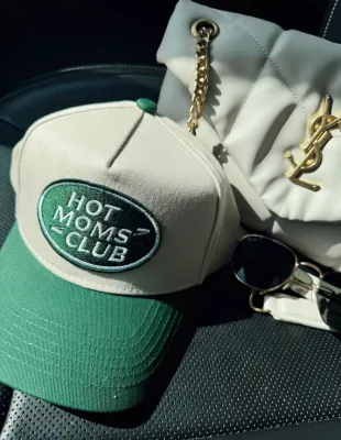HOT MOMS CLUB TRUCKER