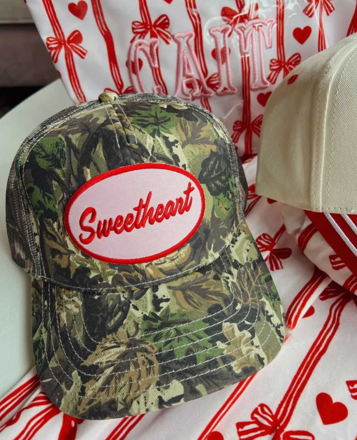 SWEETHEART CAMO TRUCKER