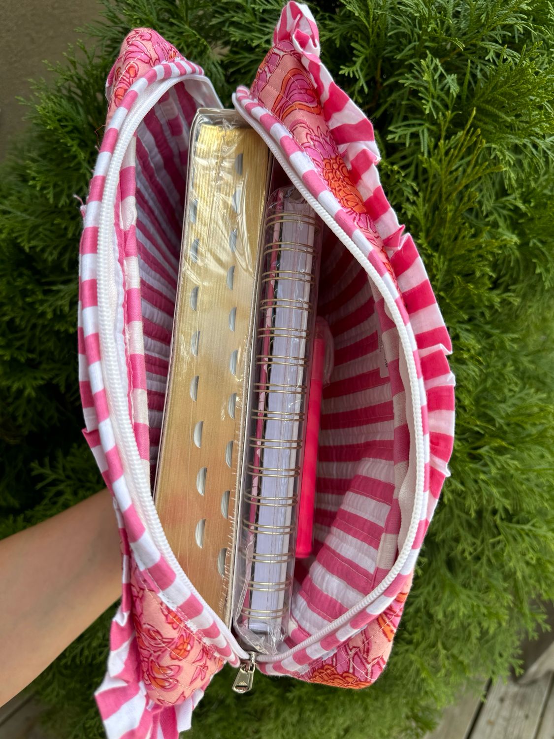 QUILTED BIBLE POUCH 