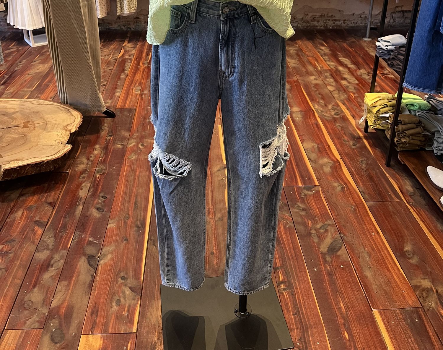 ZOEY MOM JEAN