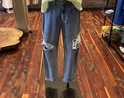 ZOEY MOM JEAN