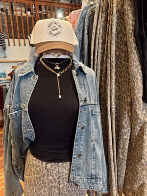 BACK PLEATED JACKET 