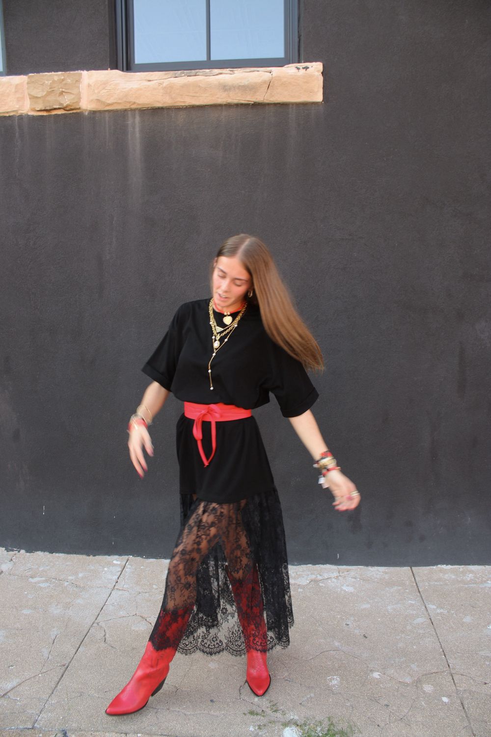 OVERSIZED DRESS W/LACE