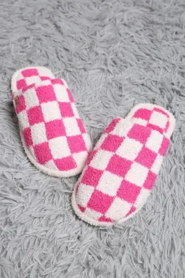CHECKER SLIPPERS