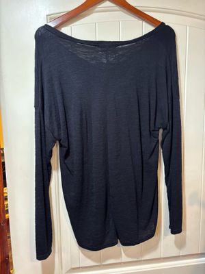 CARTER V-NECK