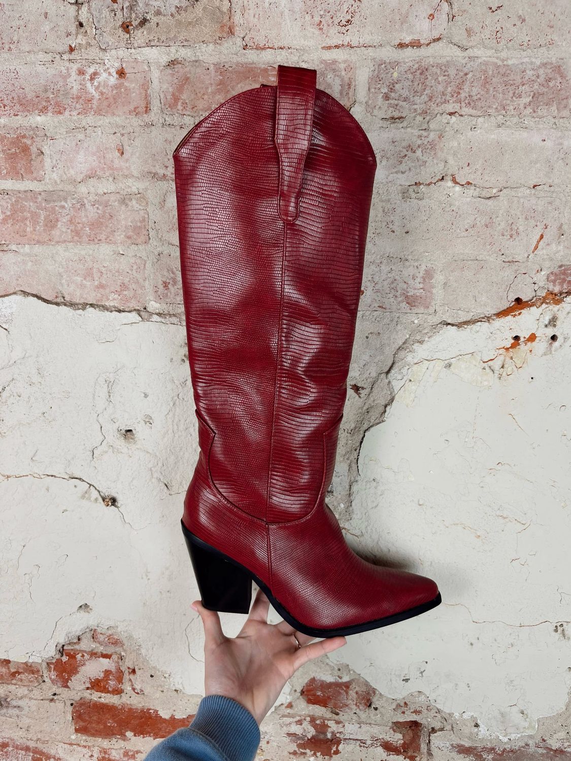 DOLLY RED BOOTS