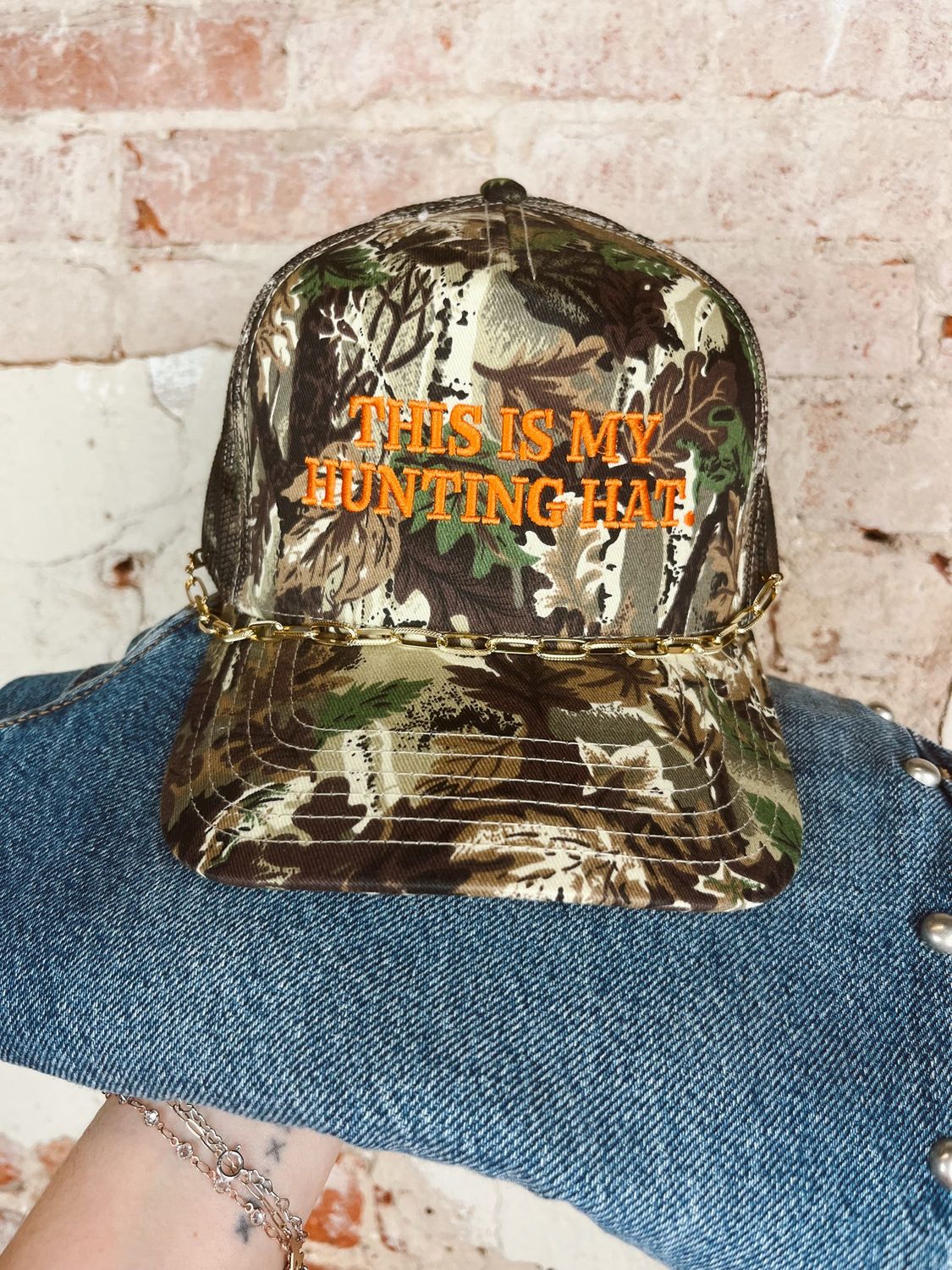 THIS IS MY HUNTING HAT TRUCKER