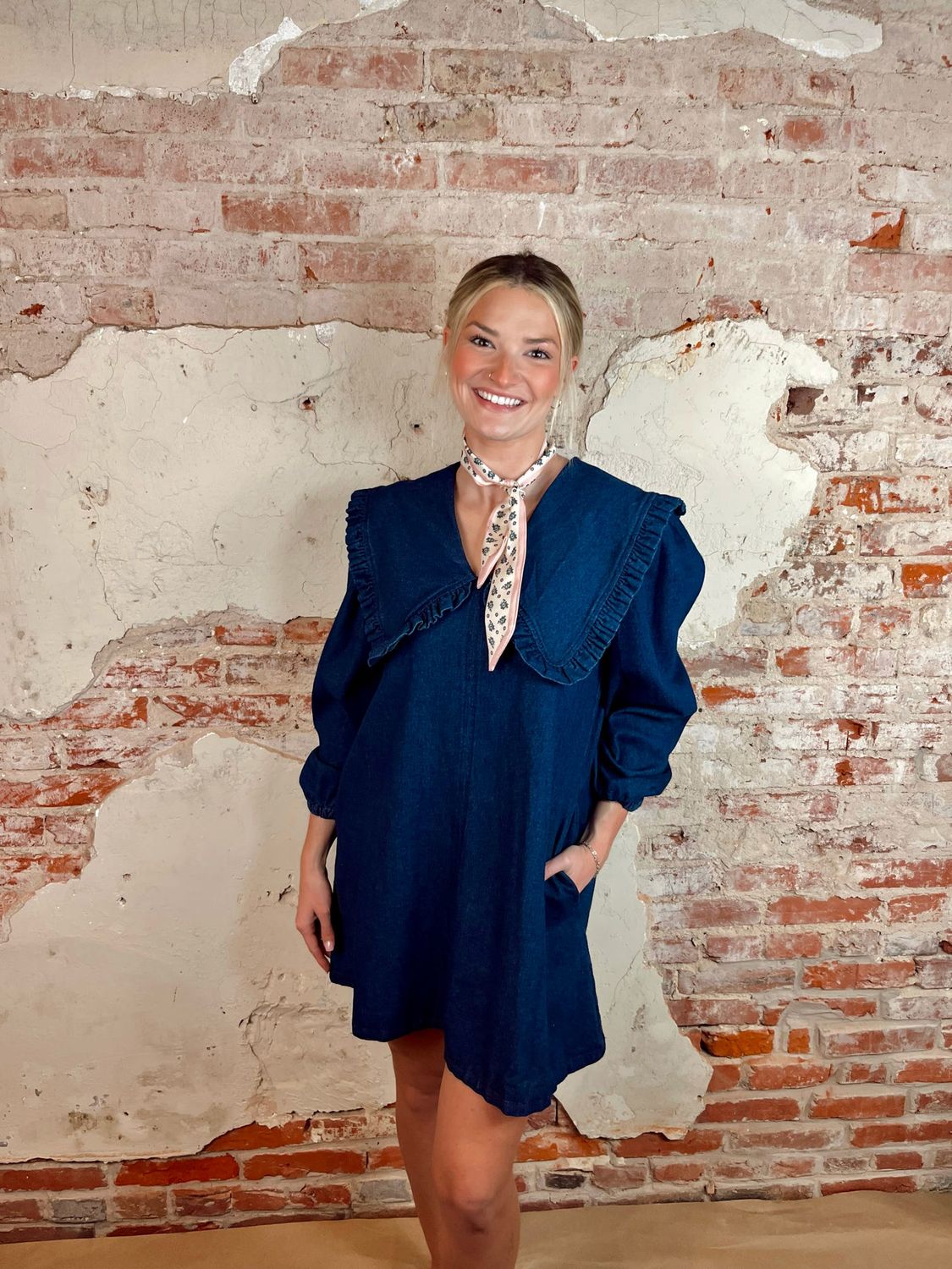 OVERSIZE RUFFLE COLLAR