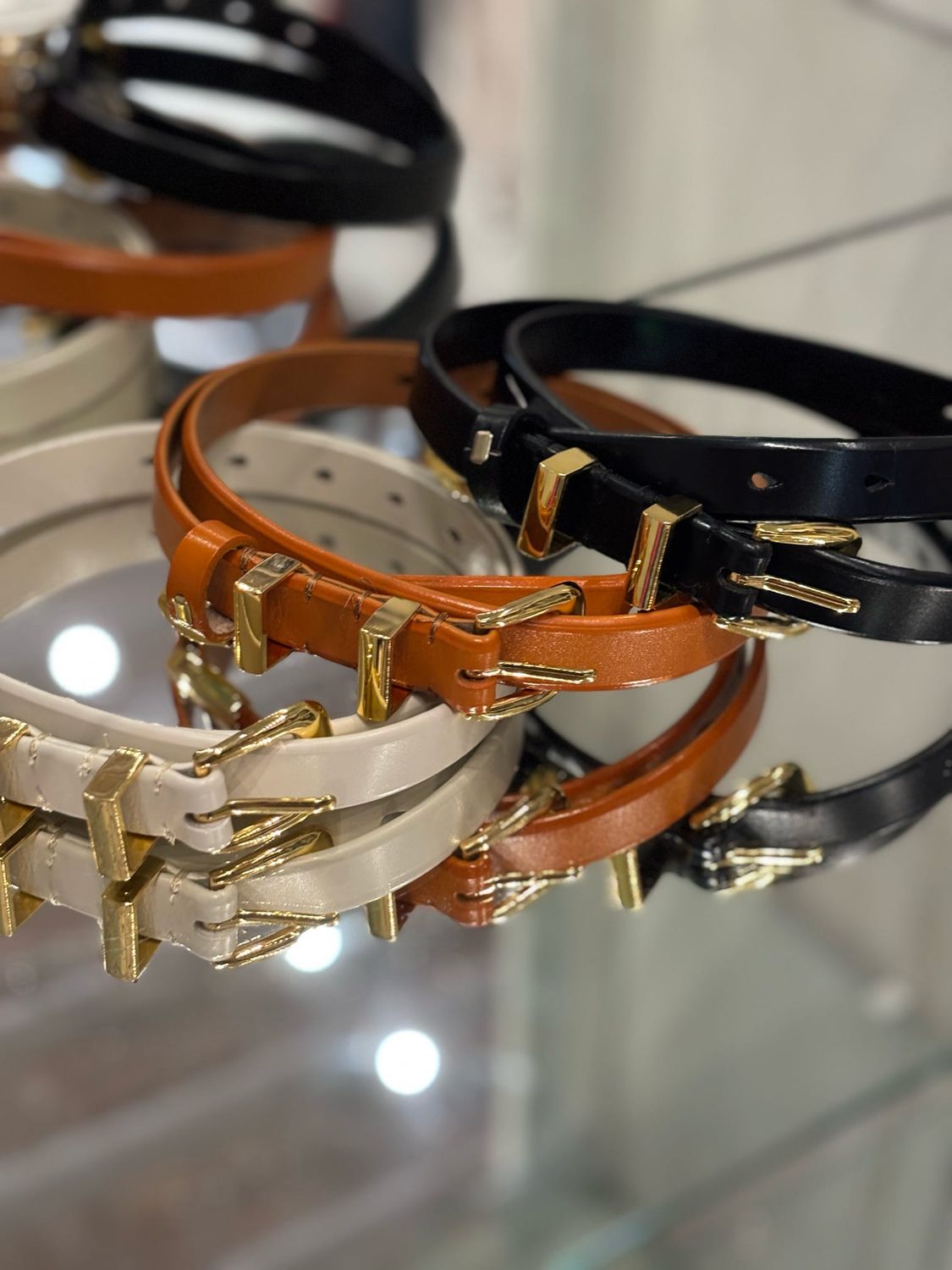SLEEK AND CHIC BELT