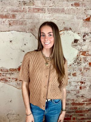 SHORT SLEEVE BUTTON KNIT