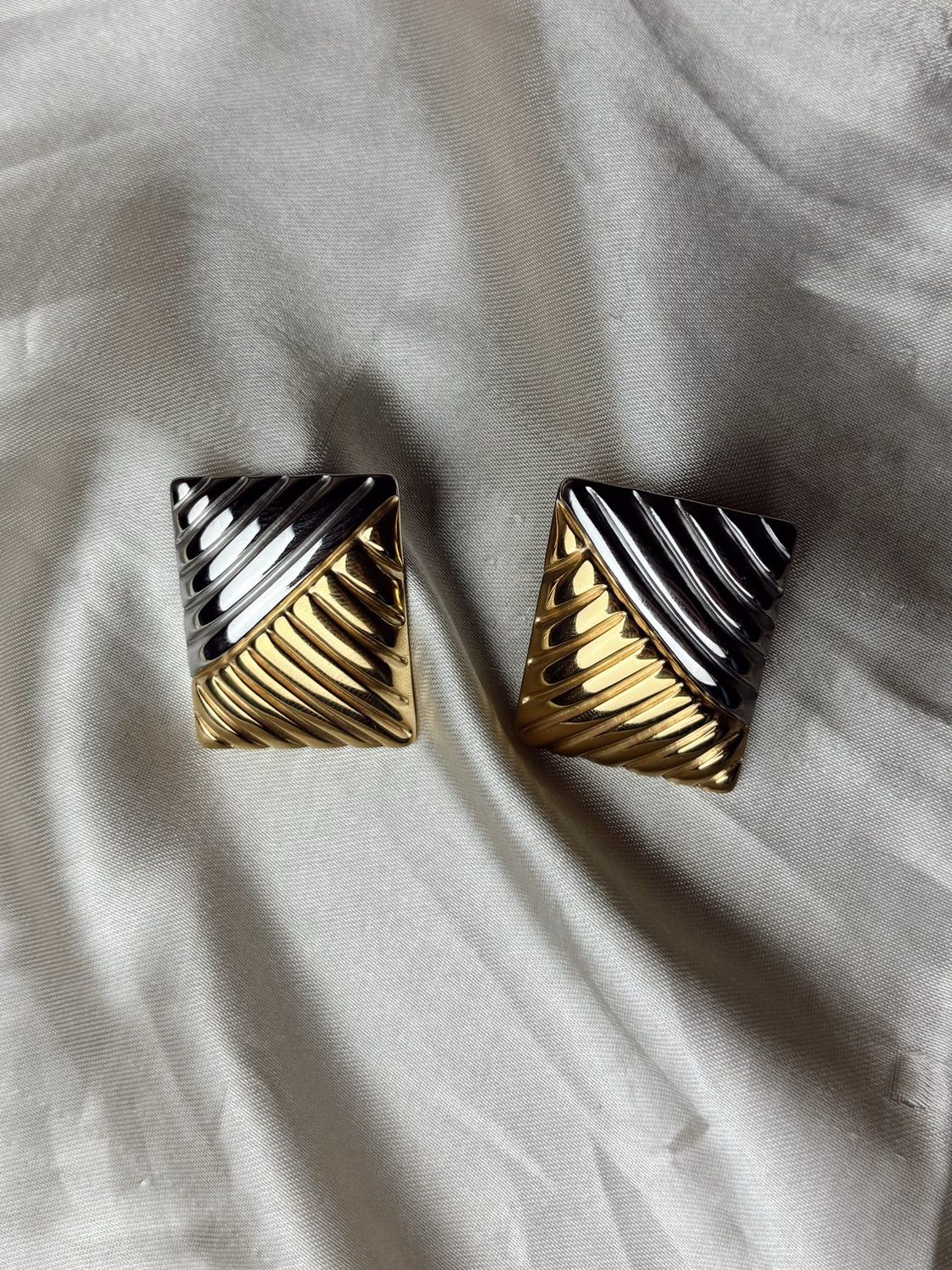 VICTORIA EARRINGS