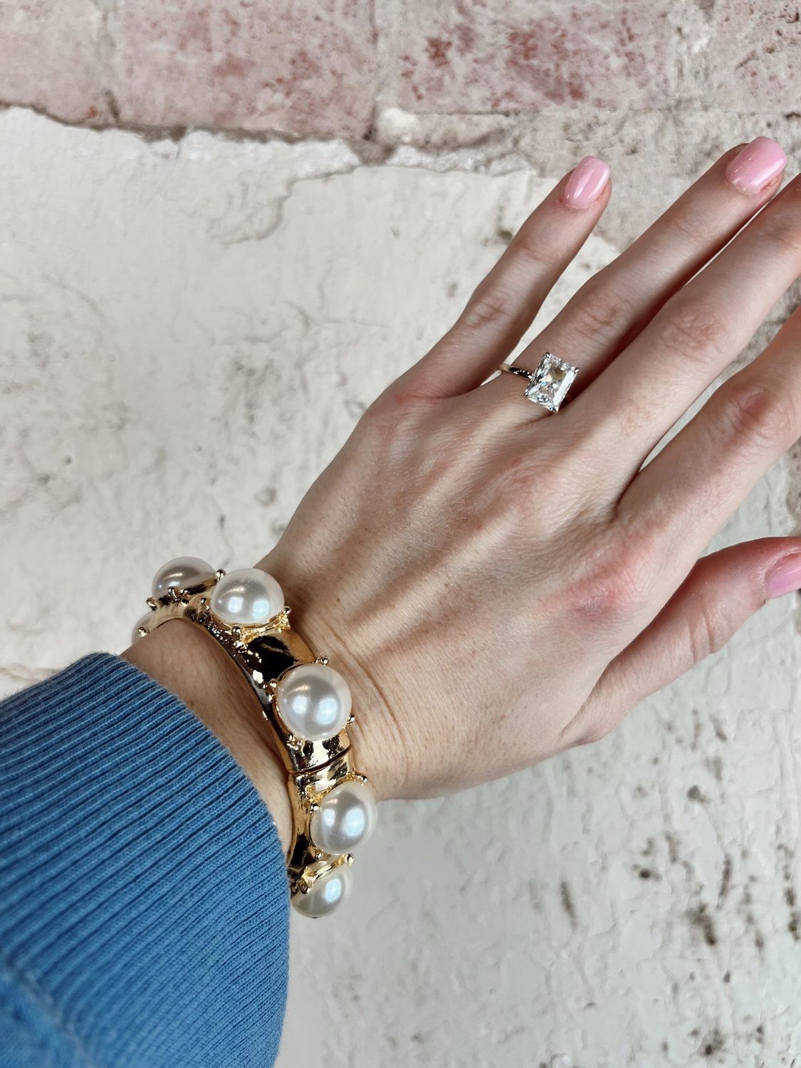 GOLD PEARL CLUSTER CUFF