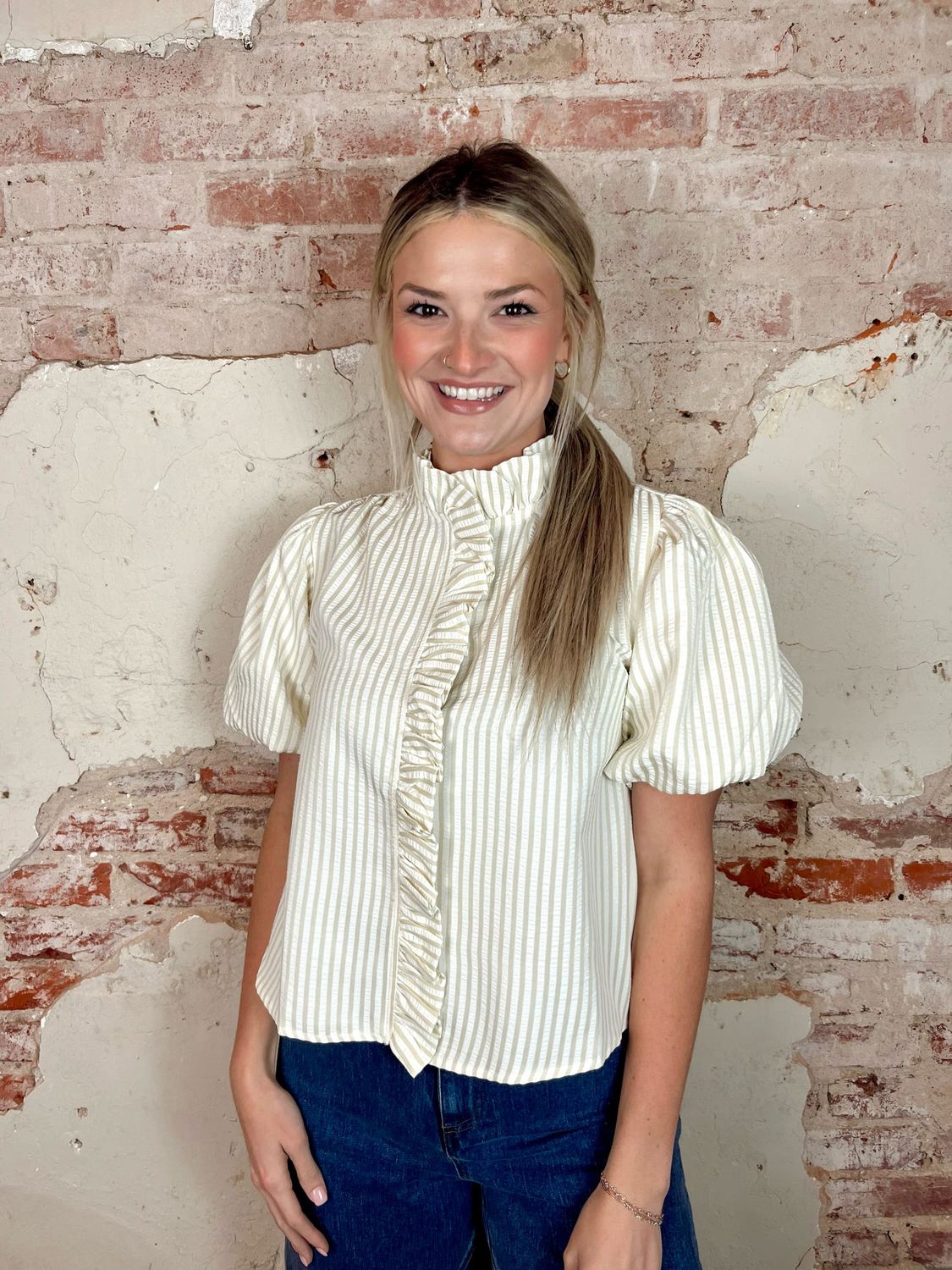 STRIPED RUFFLE TOP