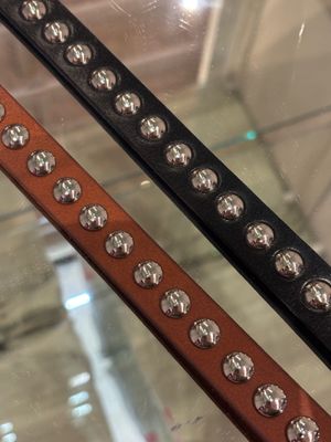 SKINNY ROUND STUDDED LEATHER