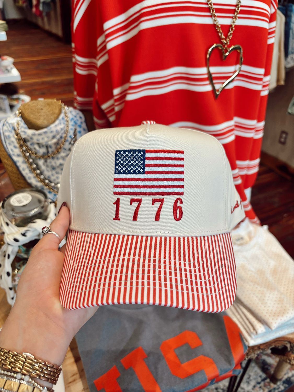 1776 AMERICAN FLAG TRUCKER