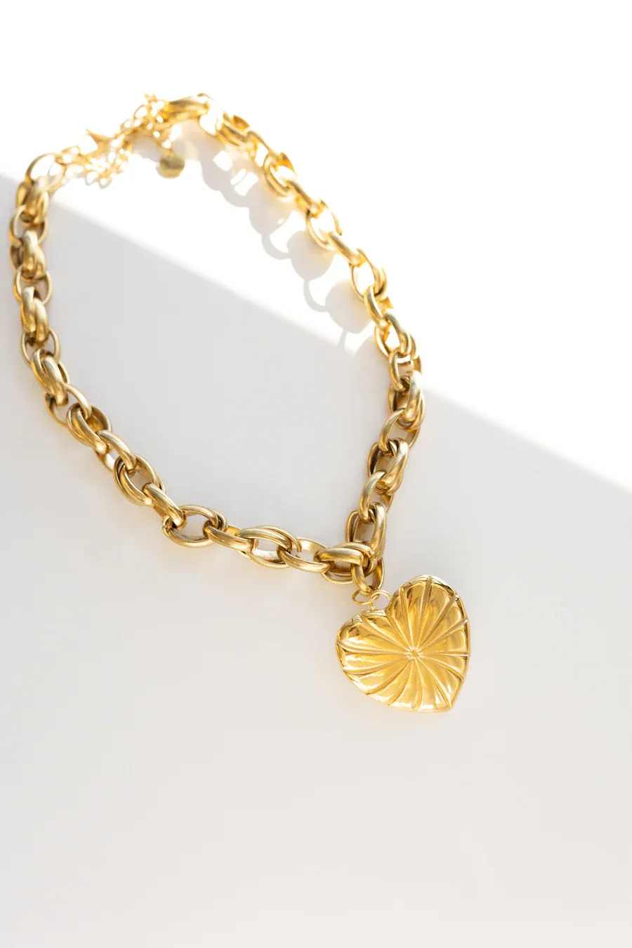BURSTING WITH LOVE NECKLACE