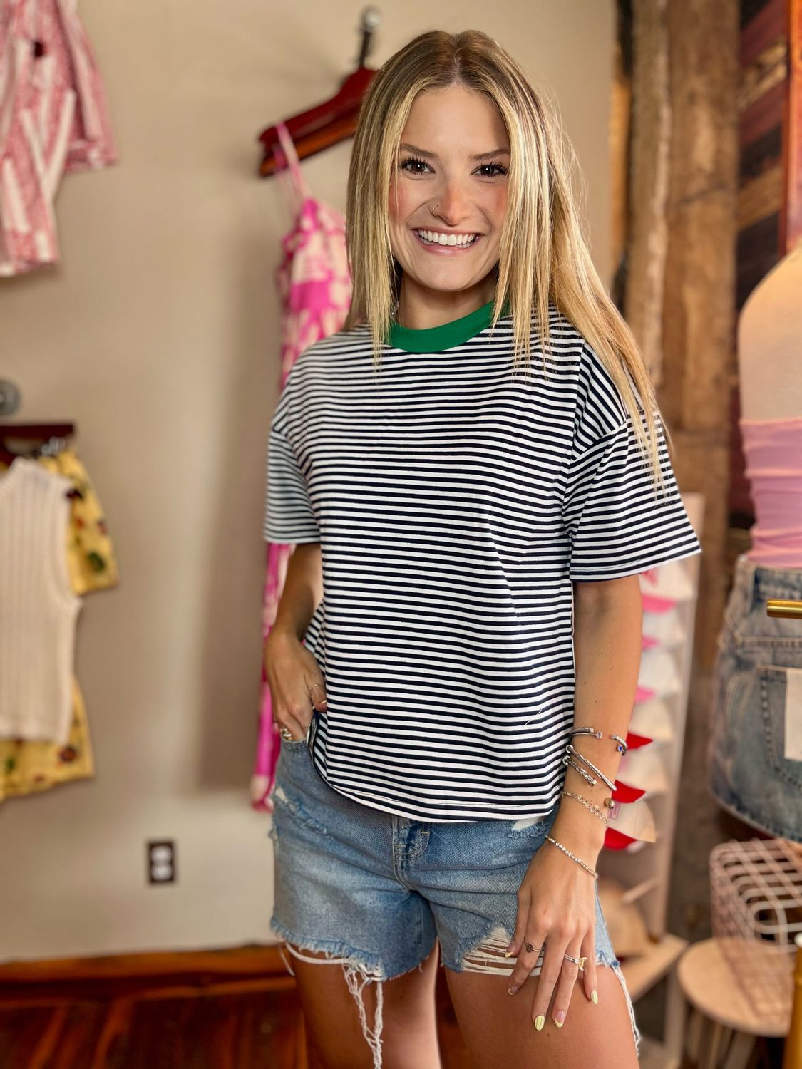 CONTRAST BAND TEE