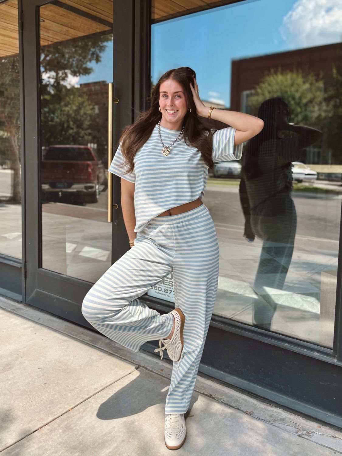 STRIPED LOUNGE