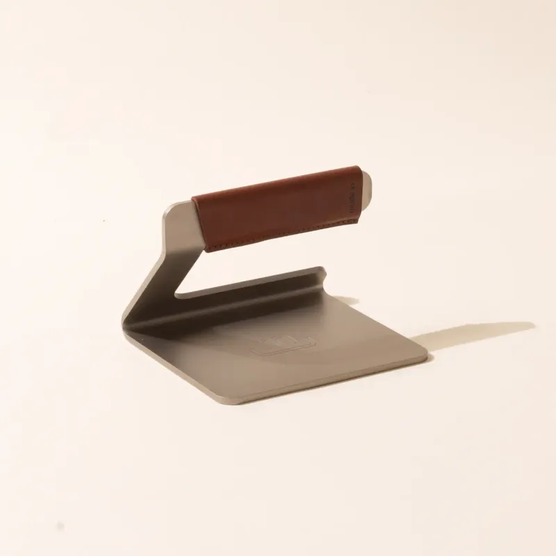 MADE IN - GRILL PRESS WITH LEATHER HANDLE COVER