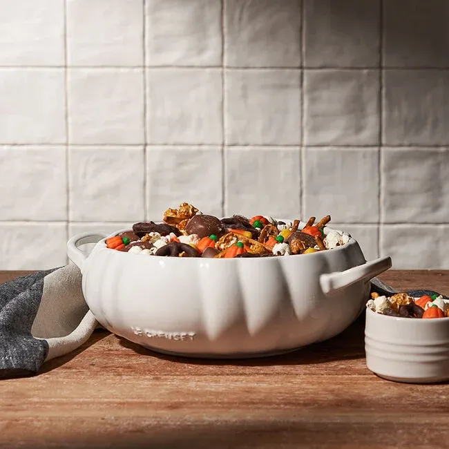 Le Creuset Pumpkin Serving Bowl 4Qt White