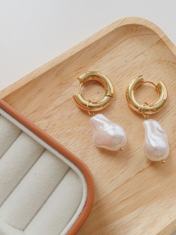 Hoop Pearl Earring