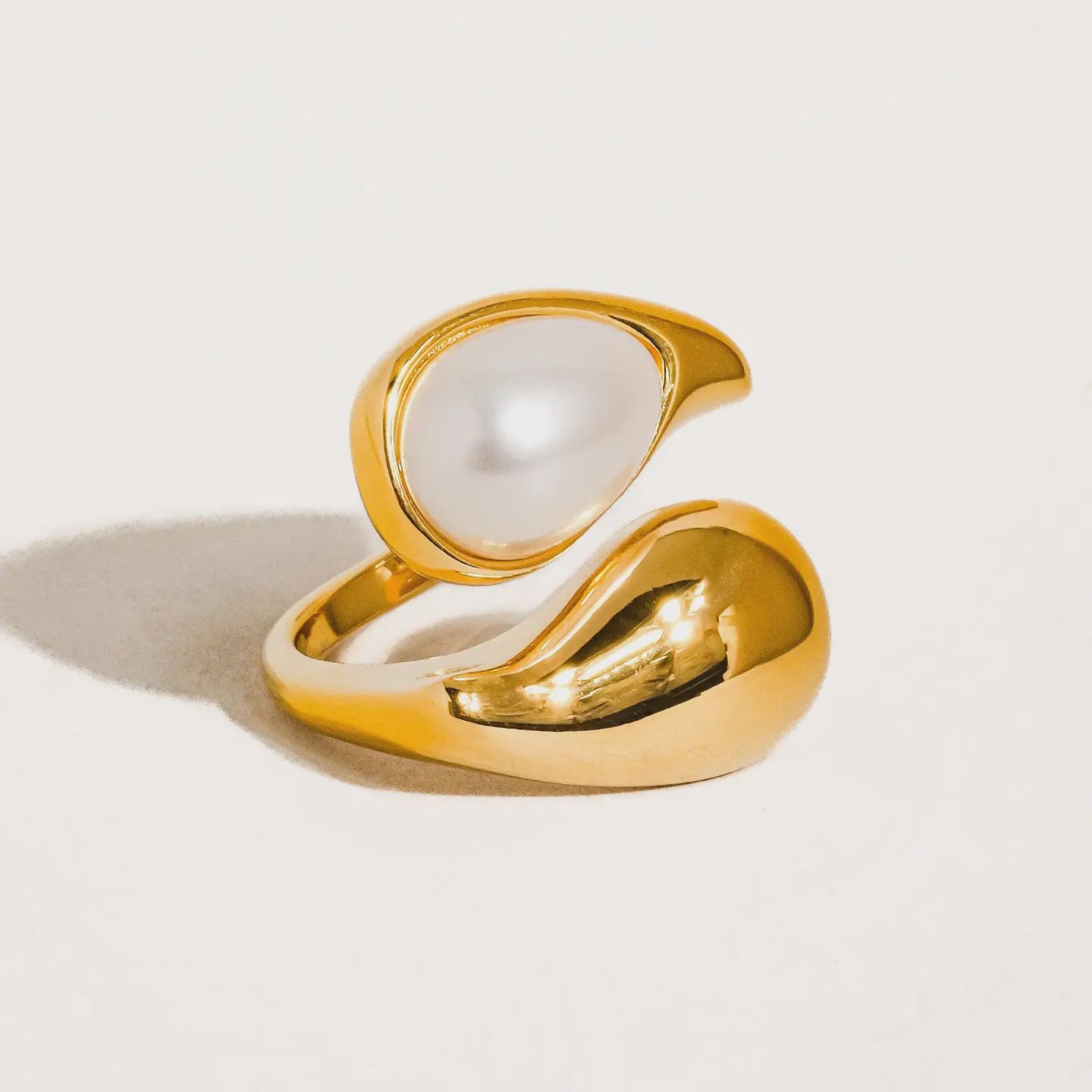Pearl Wavy Ring