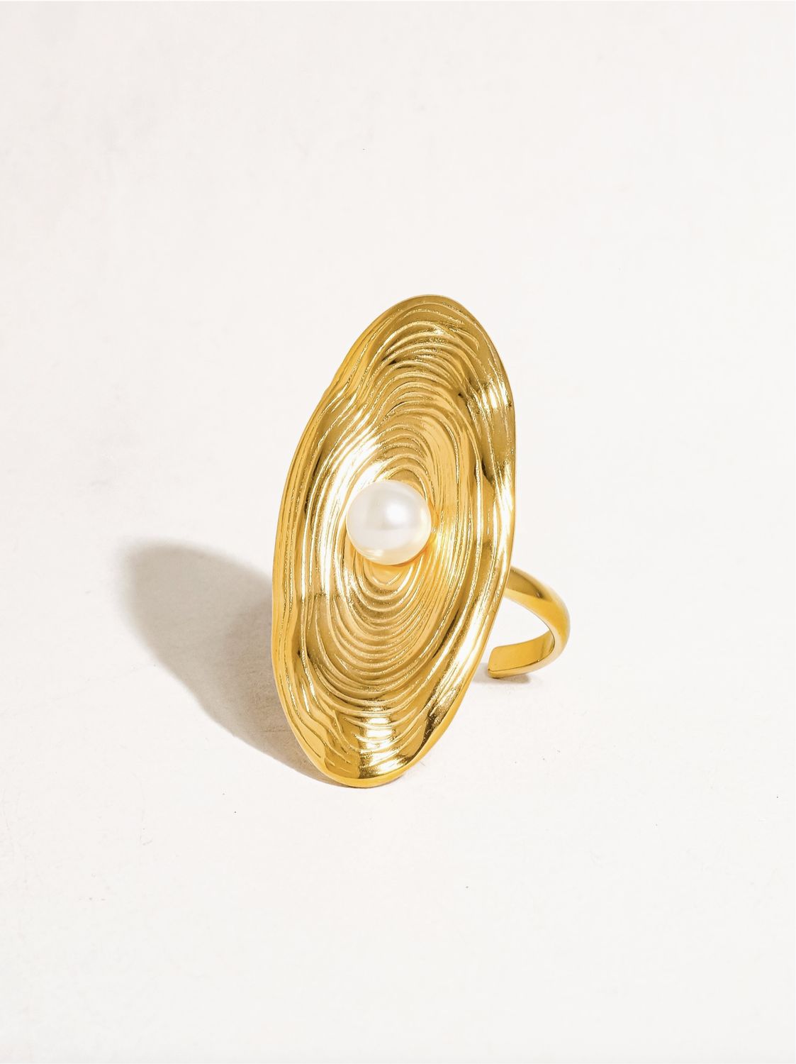 Oval Pearl Ring