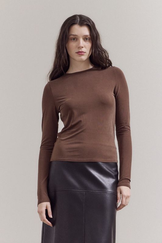 Long Sleeve Model Shirt