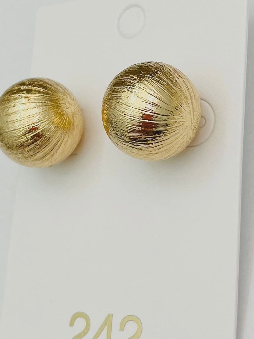 Brushed Gold Stud