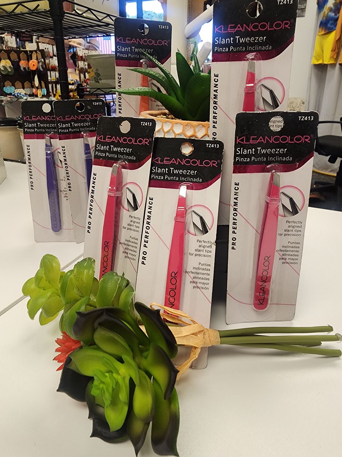 Kleancolor Slant Tweezers, Color: Hot Pink