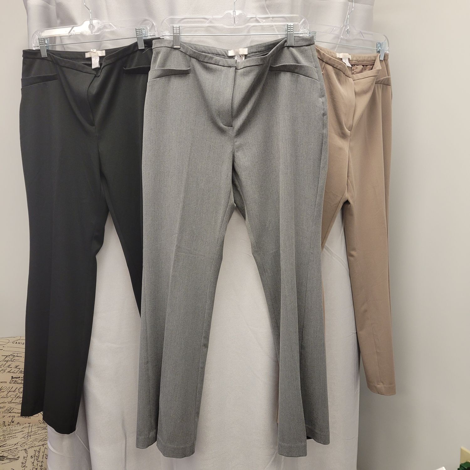 Regular Casual Pants (2) L/12 Pre-owned, Color: Gray