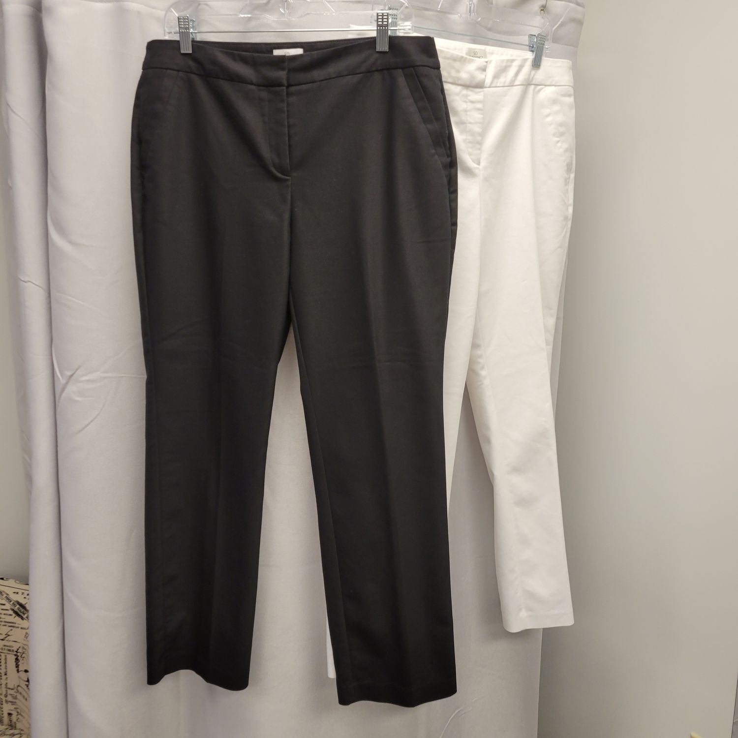 So Slimming &quot;Short&quot; Casual Pants (1.5) M/10 Pre-owned, Color: Black
