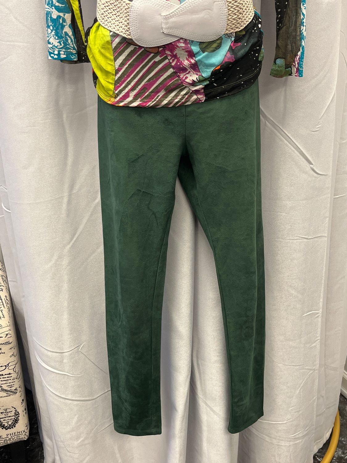Green Velour Legging Pants (M) Pre-owned