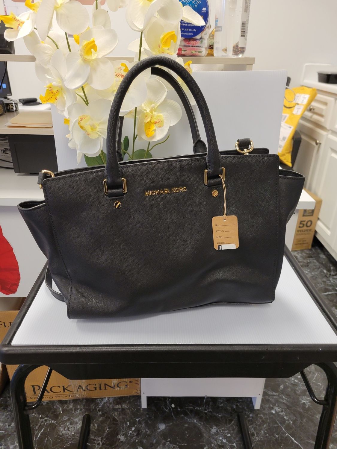 MK Black Handbag (Pre-owned)