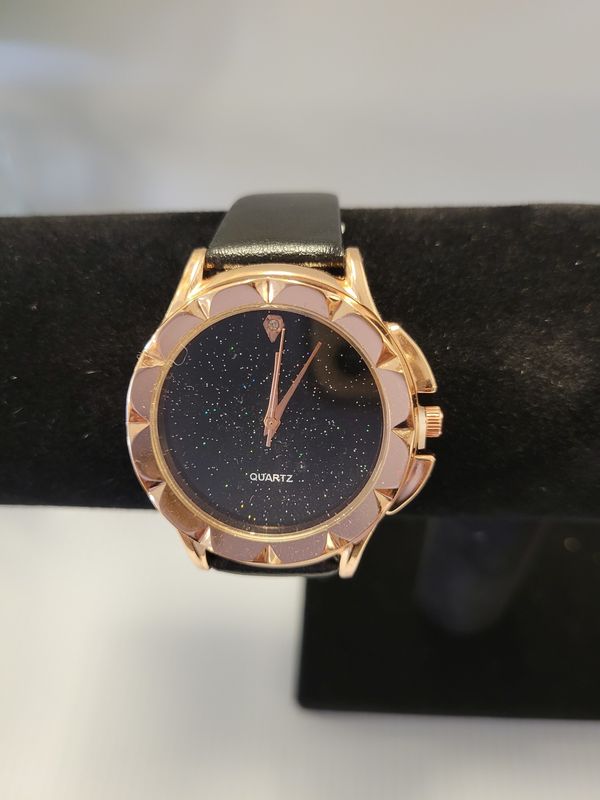 Leather Band Quartz watch (New)