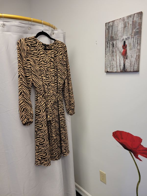 Banana Republic Animal Print (12)pre-owned