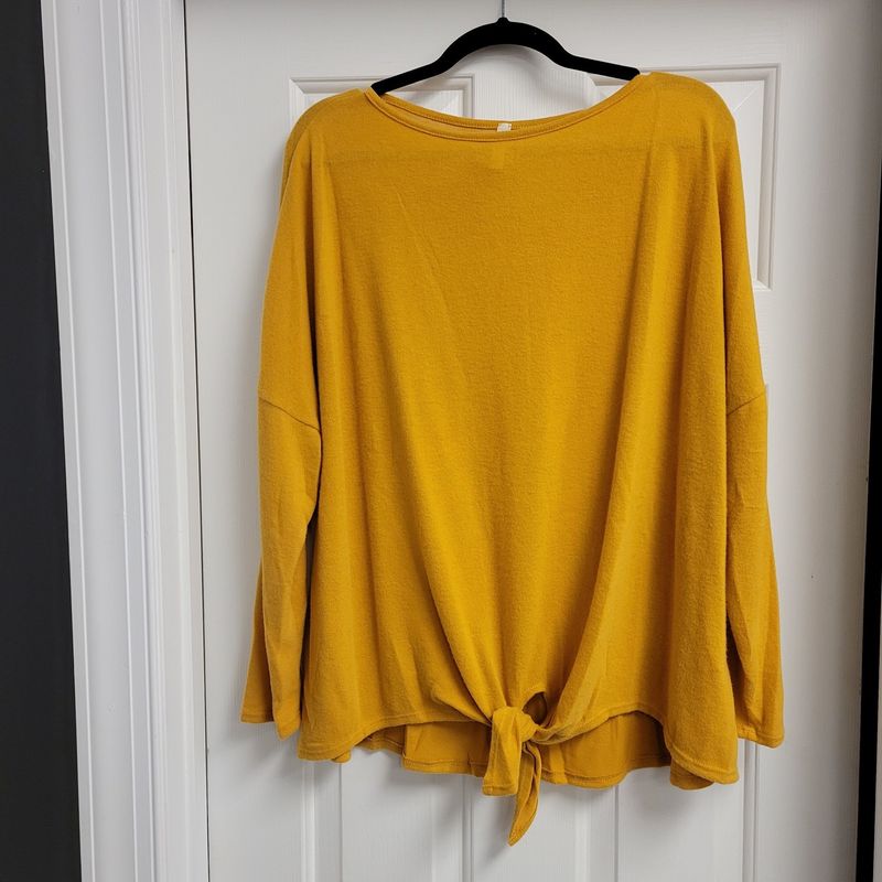 Mustard Front Knot Plus Size Casual Top *NEW*