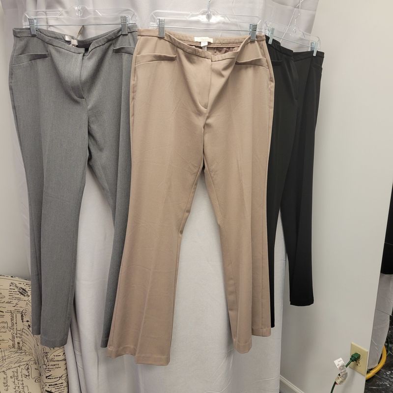 Regular Casual Pants (2) L/12 Pre-owned