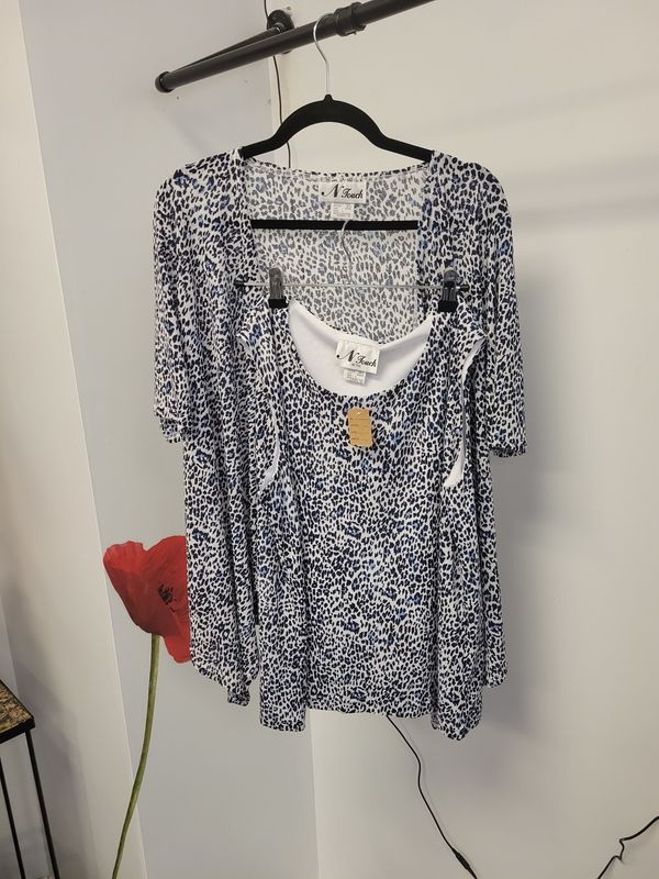 N Touch Blue Leopard Top Set (L)pre-owned
