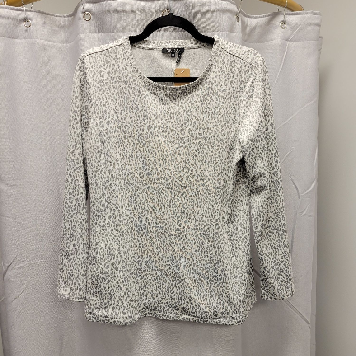 Nic+Zoe Gray Leopard Top (M) Pre-owned