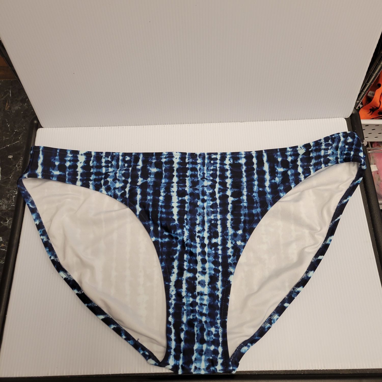 Blue Tie-Dye Print Swim Bottom XXL (nwot)