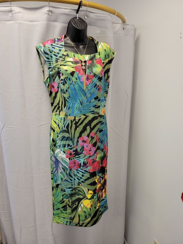 Beige by eci Tropical Floral Dress (10)pre-owned
