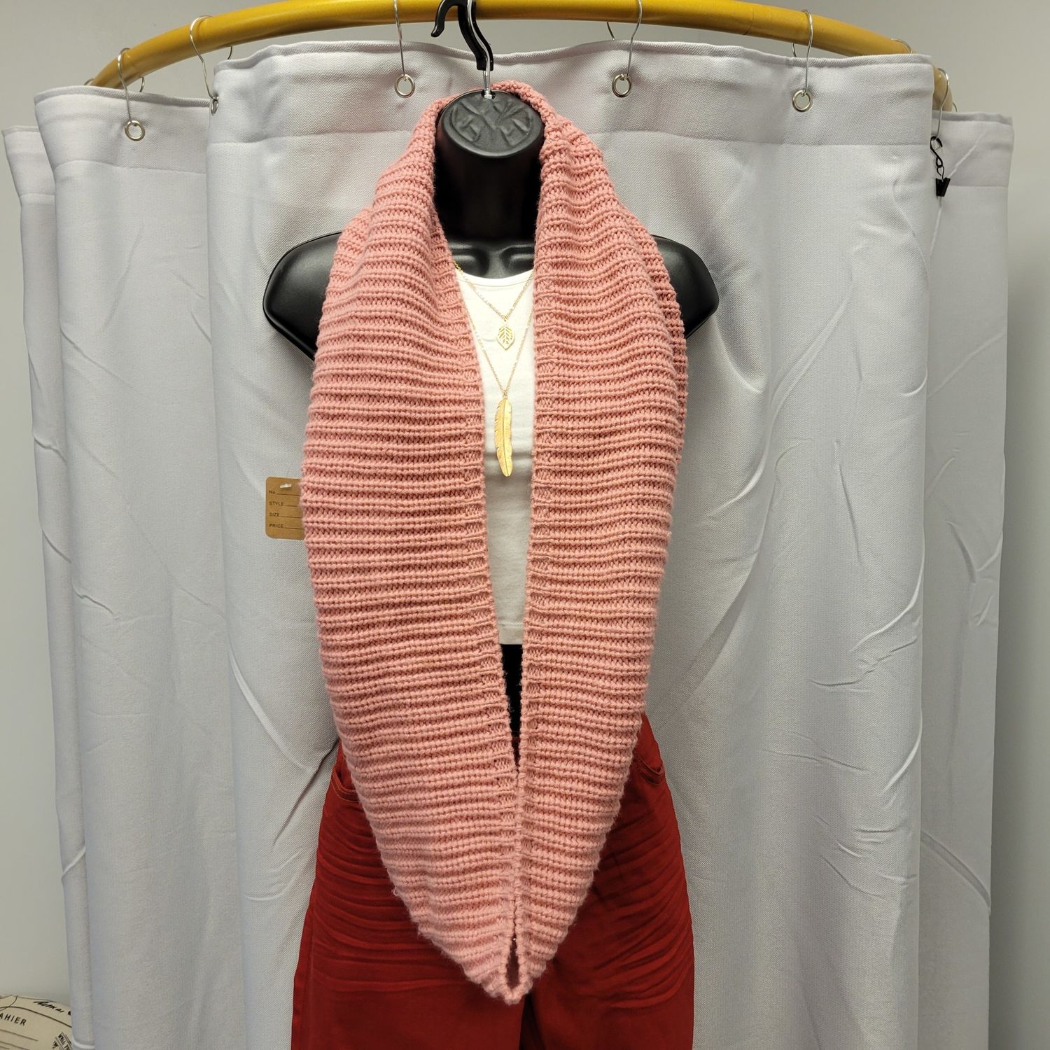 Pink Cable Knit Infinity Scarf (OS)Pre-owned